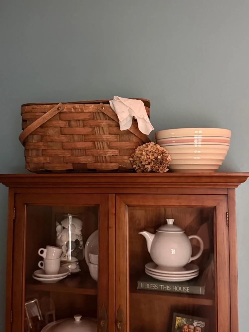 Vintage Large Woven Splint Wood Picnic Basket Double Swing Handle